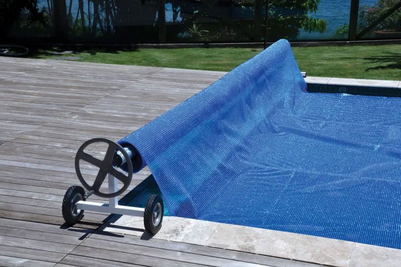 Avvolgitore mobile per copertura estiva per piscina in legno Sunnydream di larghezza 3,30-6,60 metri