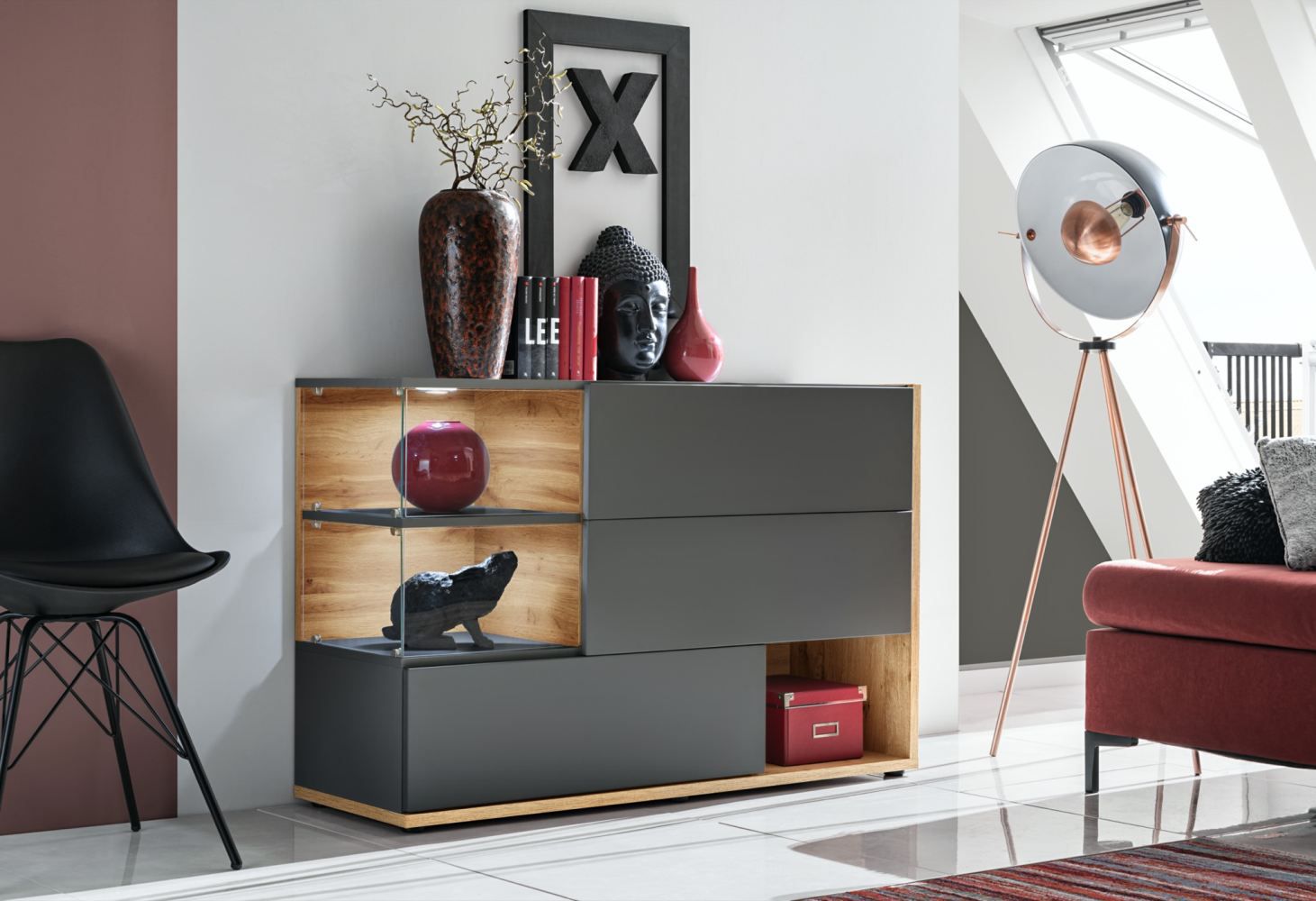 Credenza moderna / cassettiera Bjordal 42, colore: antracite / rovere Wotan - dimensioni: 77 x 120 x 40 cm (A x L x P), con sei vani